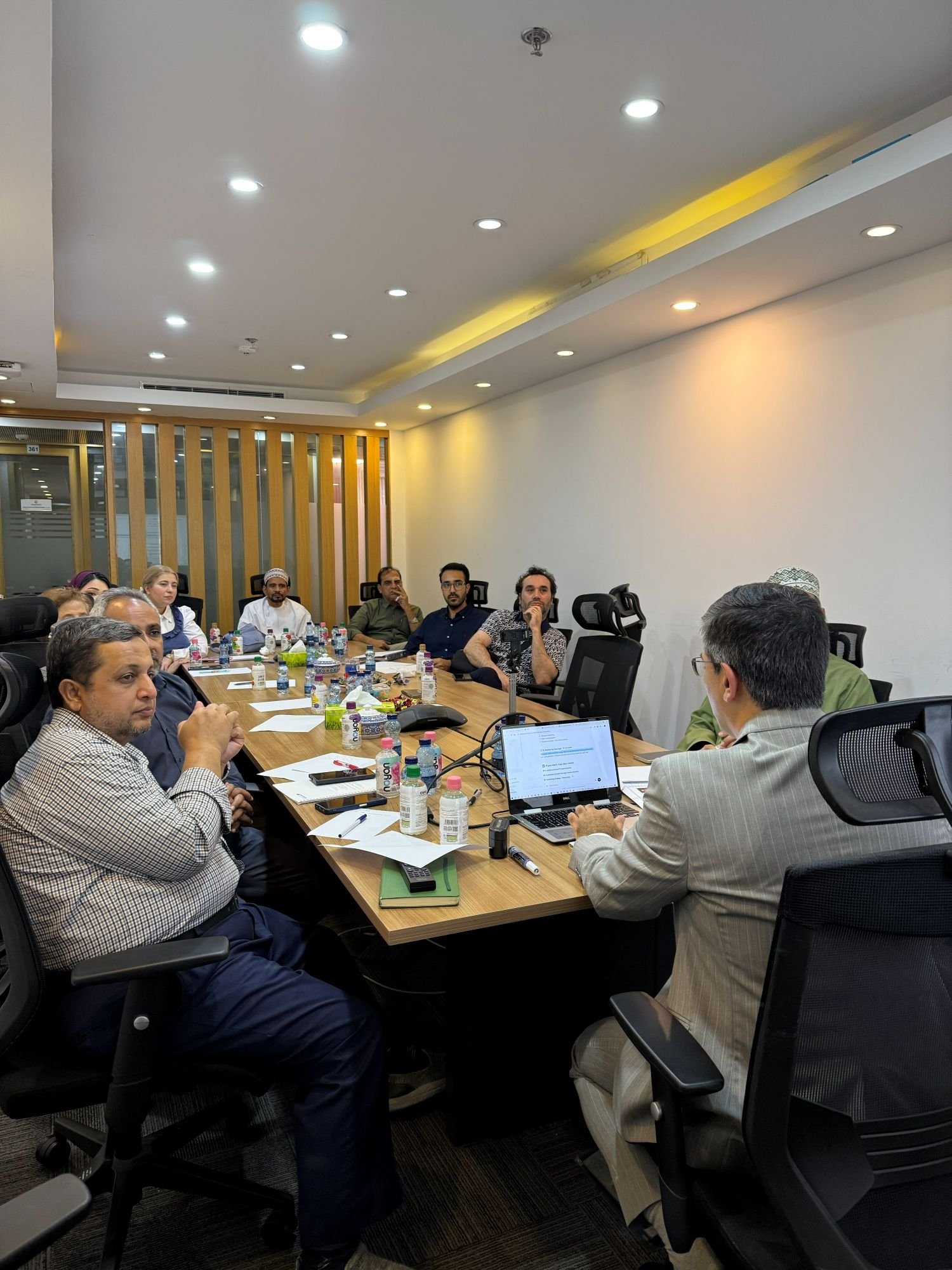 برگزاری دوره آموزشی کاربردهای هوش مصنوعی در فروش و بازاریابی در مسقط